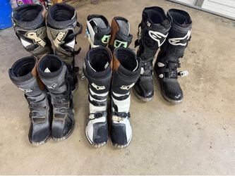 Motocross / Dirt Bike Gear  – Boots, Helmets, Jerseys, Pants, Etc.