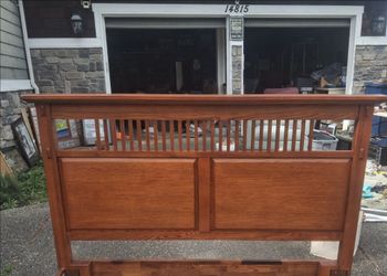 Qn. Bed - Stickley Style