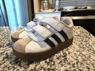 Adidas shoes toddler size 7k