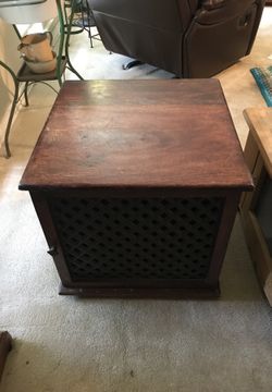 Side table with metal grid