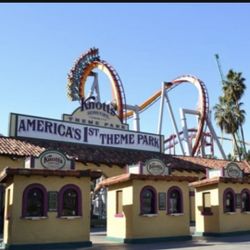 4 Knotts Berry Farm Tickets Available 