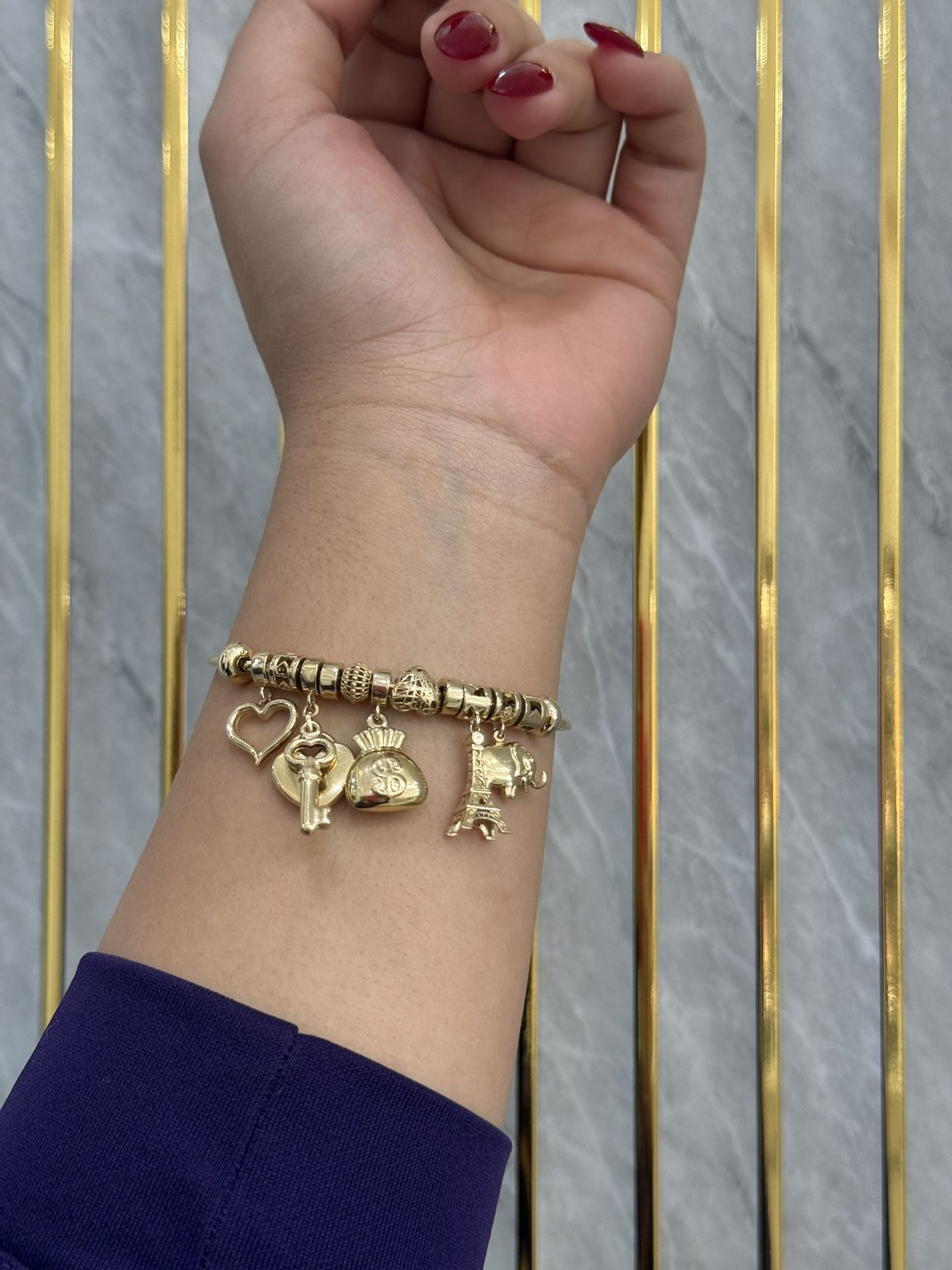 Manilla Rígida Con Colgante 10k