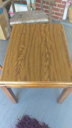 NICE BIG SOLID WOOD END TABLE, EXCELLENT CONDITION