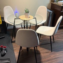 Dining Set with 4 Chairs 