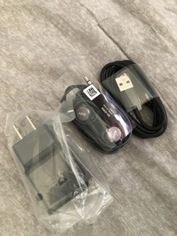 Samsung Original USB-C Charger AKG headphones