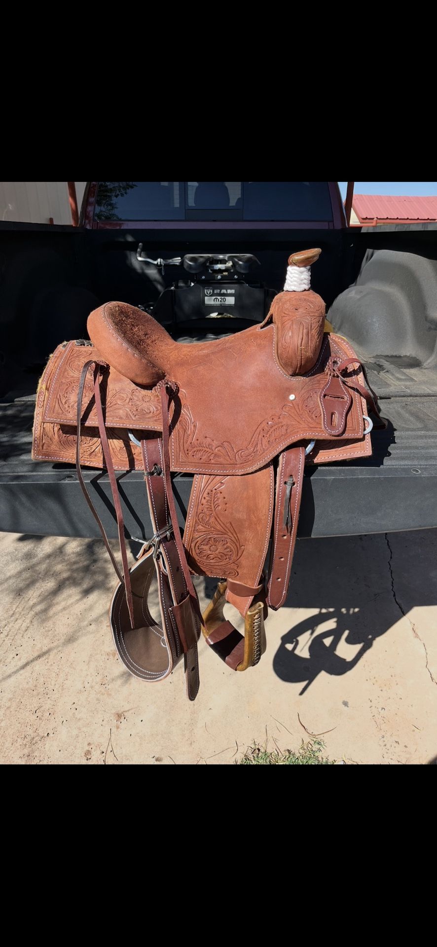 Saddle 