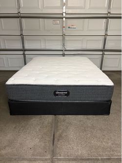 Queen beautyrest mattress