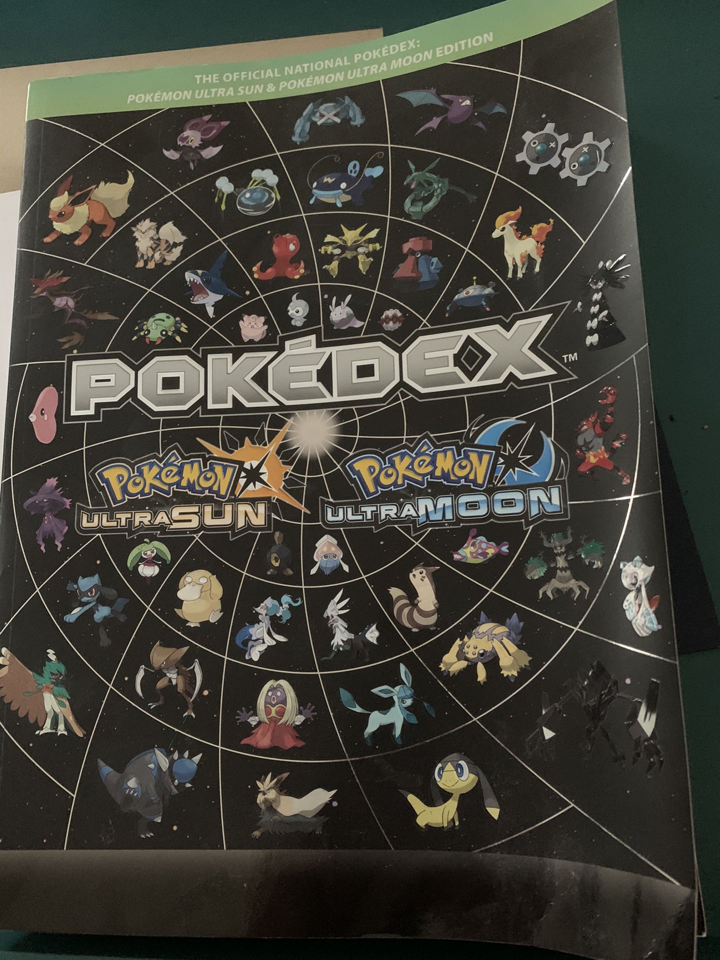 The Official National Pokedex: Pokemon Ultra Sun & Pokemon Ultra Moon  Edition