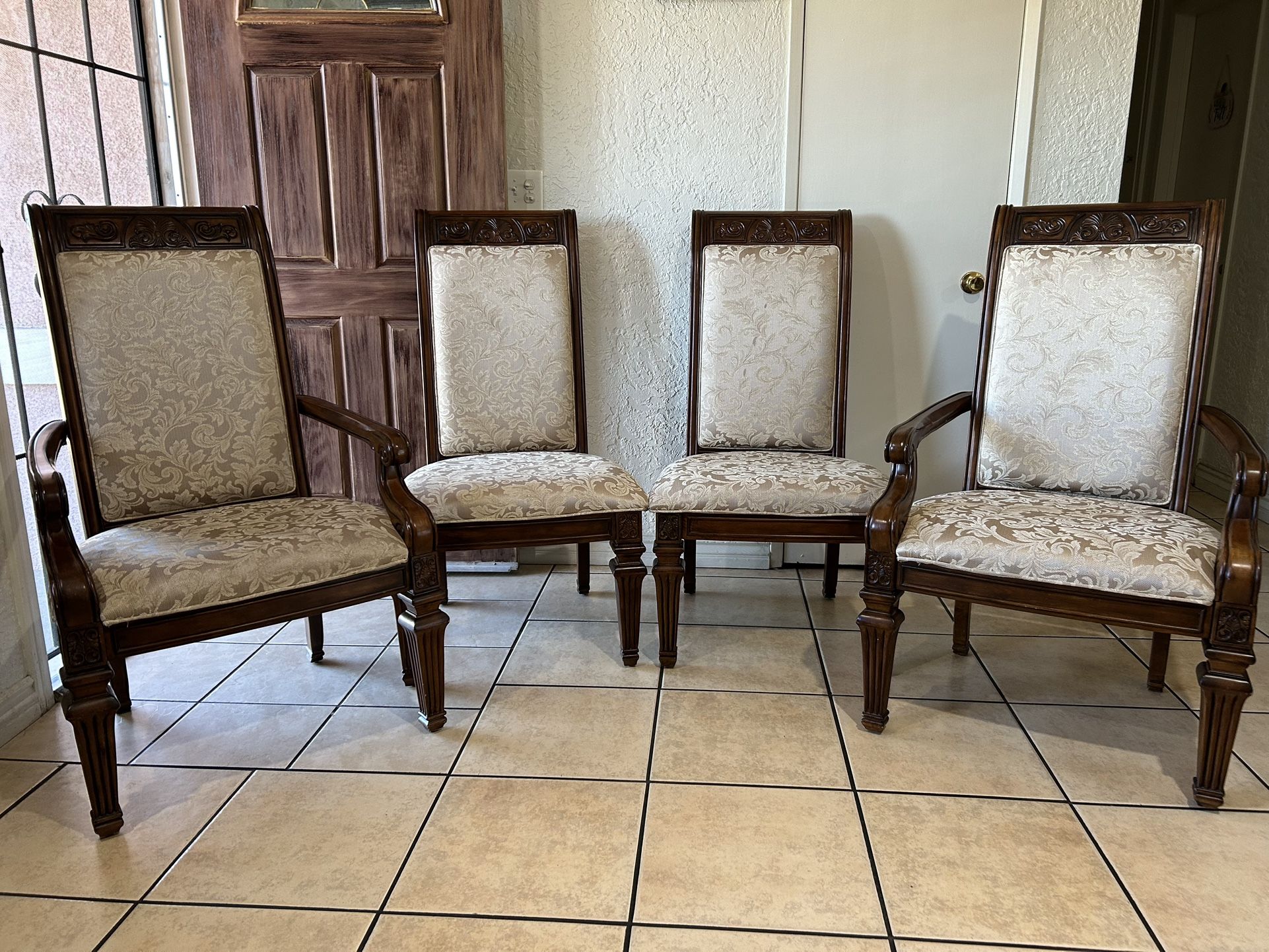 Elegant  Dinner  Table Chairs 