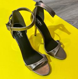 Metallic Ankle Strap Heels - 4” Heel - New - Size 8 - Mossimo