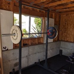 🏋️‍♂️ Home Gym Set – Power Rack, Olympic Barbell, Bumper & Iron Plates – Great Shape!