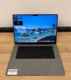 16" MacBook Pro M1 Pro 10 Core*32GB RAM*1TB SSD