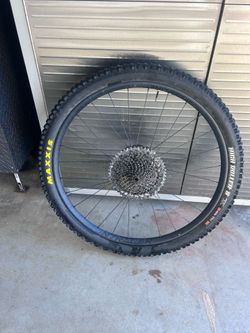 29 inch mountain bike rear wheel.
