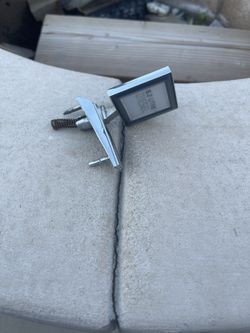 Hood Emblem 6.2 Disel Good Condition