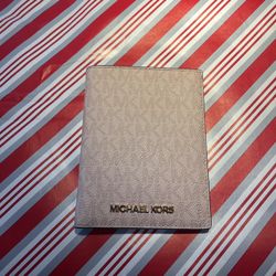 Michael Kors Wallet for Sale!