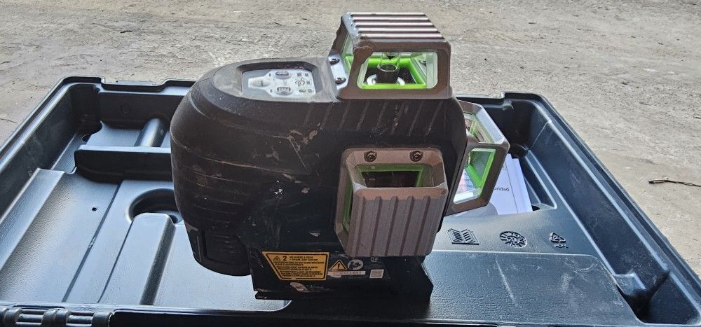 Bosch 4 Point Laser Level With PRO Tripod