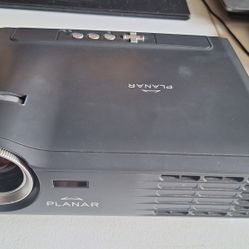 Planar PR6020  XGA Portable Projector With Carrying Case