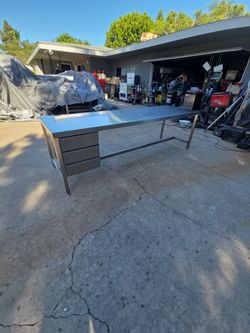 RDM INDUSTRIAL PRODUCTS STAINLESS STEEL WORKBENCH