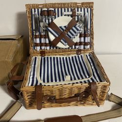 Wicker Pick-net Basket For 4 With Cups Plates Spoons Forks And Knives 