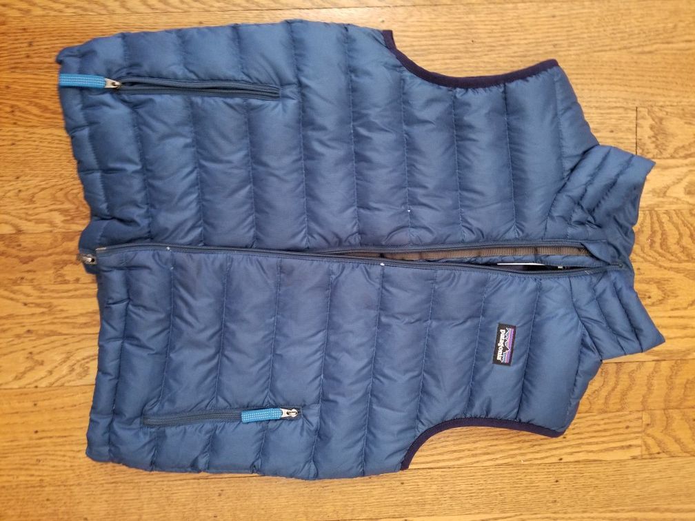 Patagonia youth down vest, barely worn