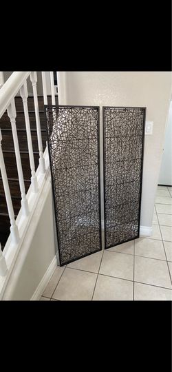 Pair of metal and rattan wall art decor