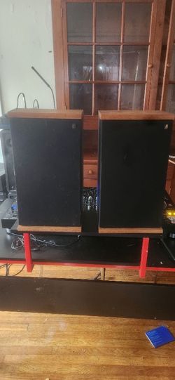 Acoustic Research Bookshelf Speakers