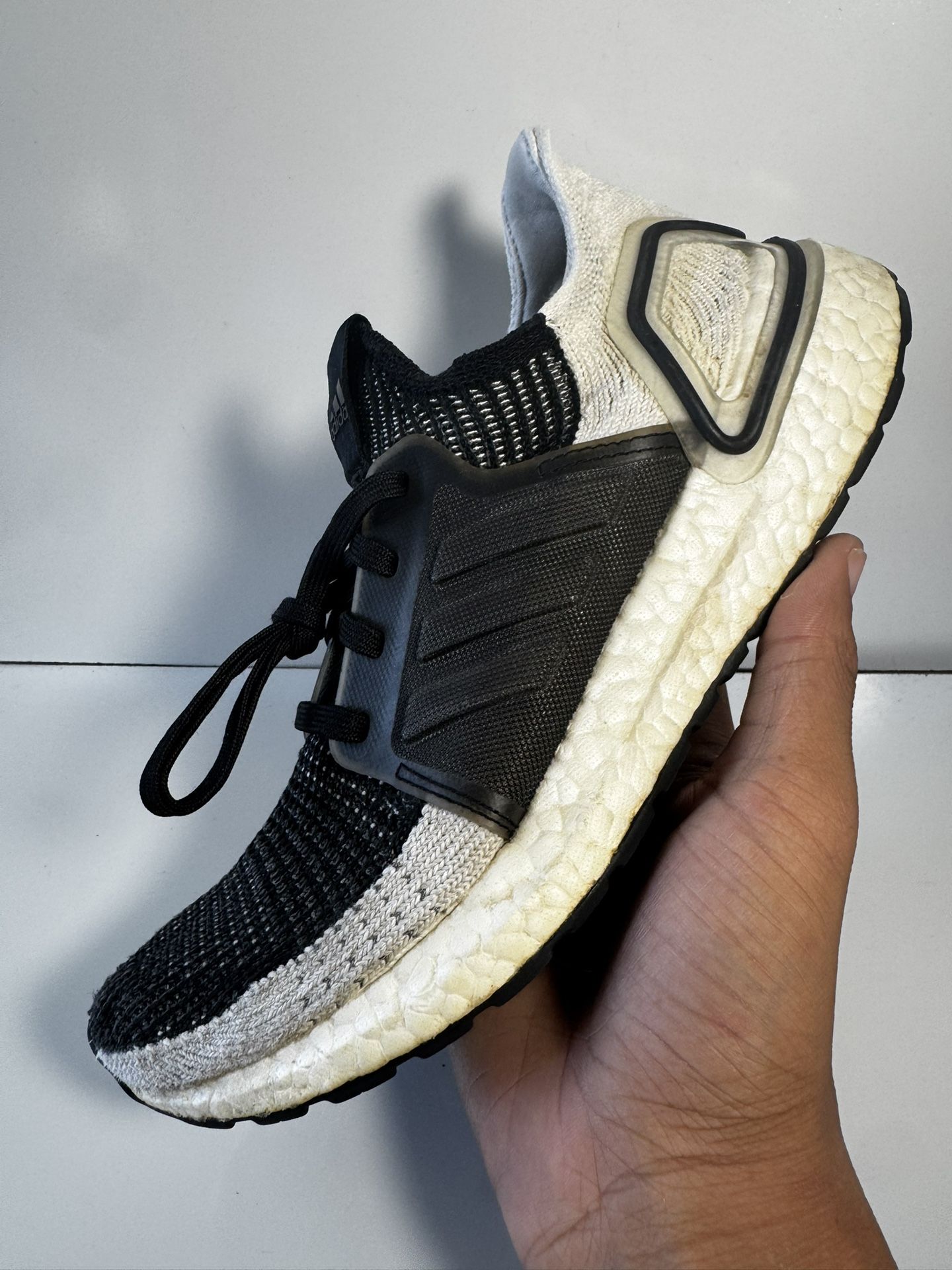 adidas UltraBoost 19 “Oreo” WMNS Size 7.5