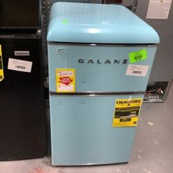 GALANZ Mini FRIDGE‼️APPLIANCE ‼️