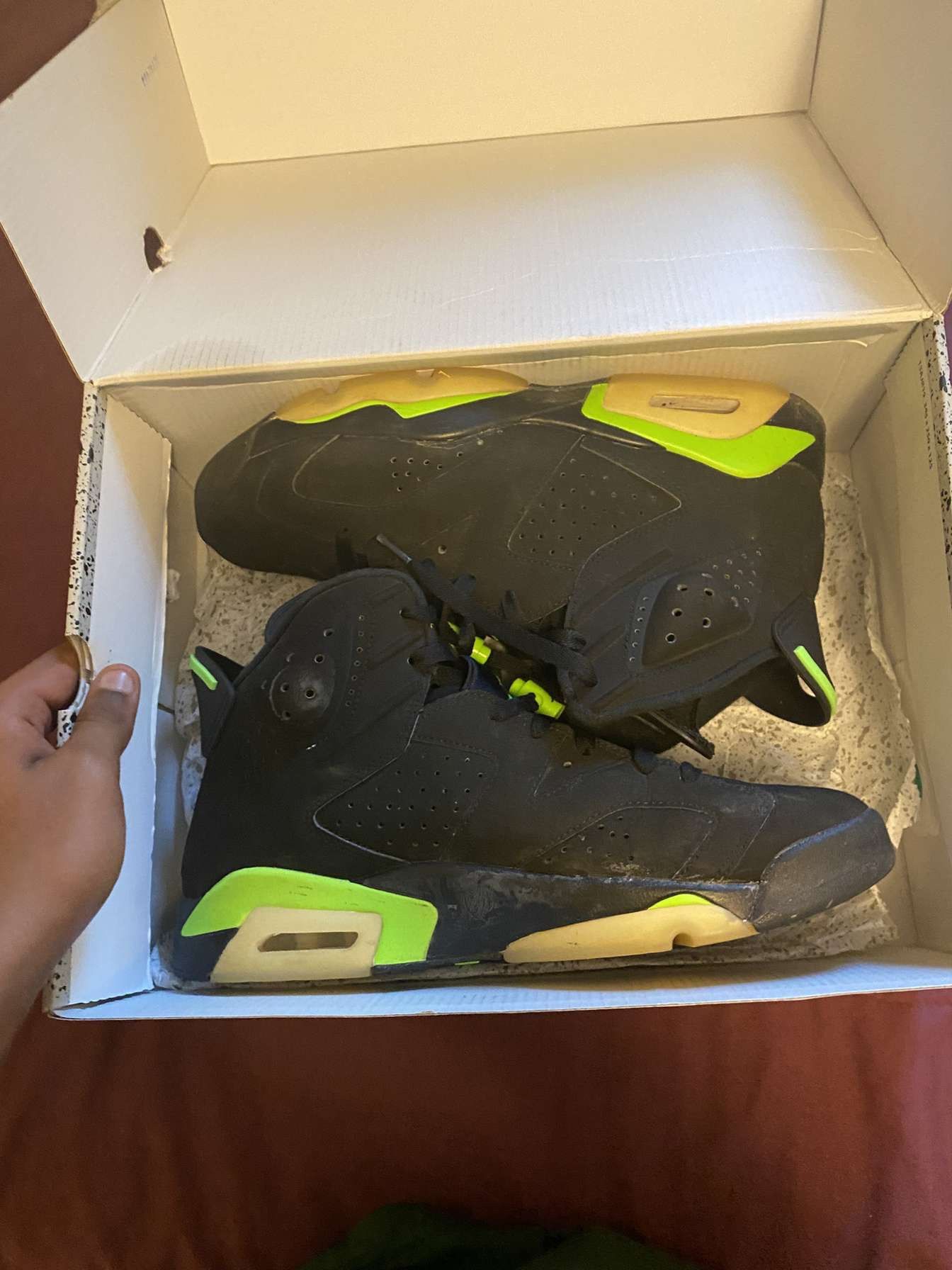 Jordan 6 Retro (price Negotiable )