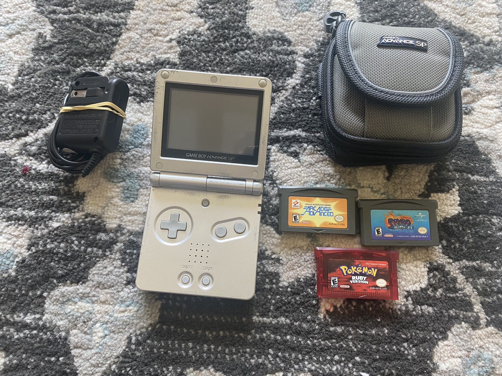 GBA SP With Games And Case
