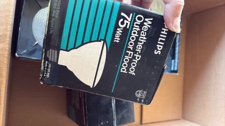 New!  Phillips weatherproof outdoor flood 75 W