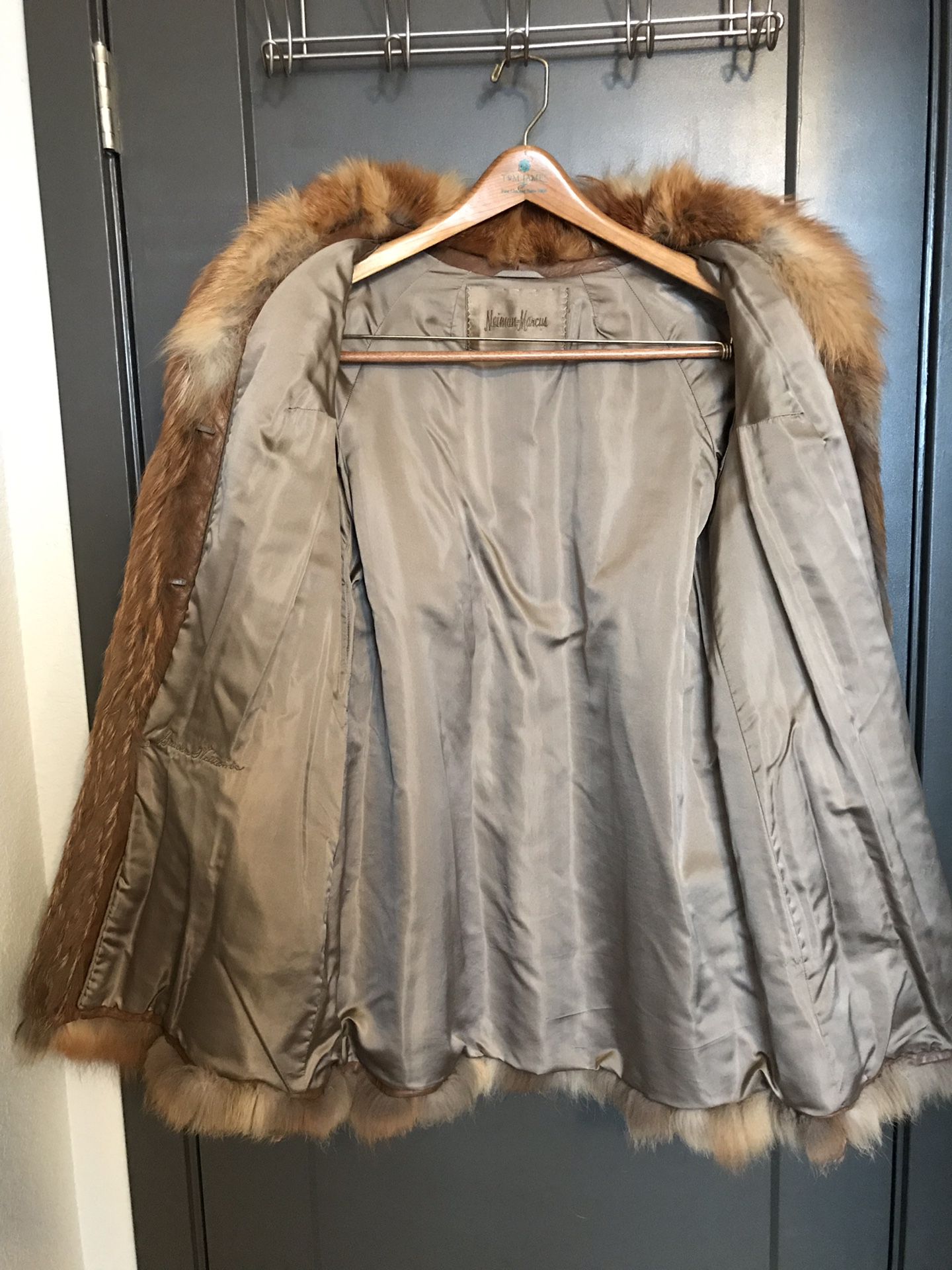 Neiman Marcus Fox Fur Coat Size Medium - Silk Lined for Sale in ...