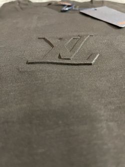 Louis Vuitton T-Shirt Upside Down LV Logo Pocket Size Large for Sale in  Queens, NY - OfferUp