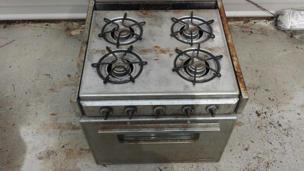 Camper gas stove and oven