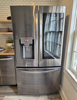 LG Black Stainless French Door Instaview Refrigerator