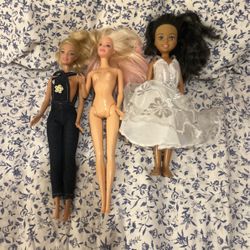 3 Dolls