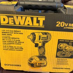DEWALT 20V MAX Cordless Impact Wrench Kit with Hog Ring, 1/2-Inch - DCF880HM2 New In Box
