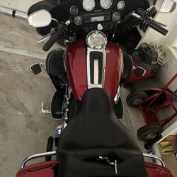 2012 Harley Davidson FLHTK ELECTRA GLIDE