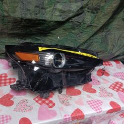 2020-22 Mazda CX-30 Right Headlight Taiwanese