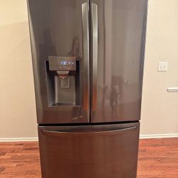 LG Refrigerator ( Can Deliver )