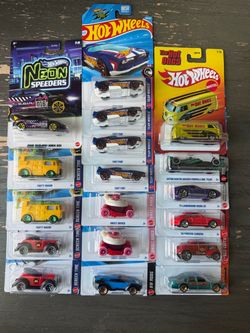 Hot Wheels Lot of 15 - Treasure Hunts, VW Bus, Porsche, Miata & More