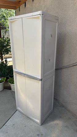 Storage cabinet