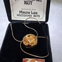Macadamian Nutts Gold Plated Nackles 