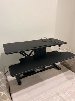 Star Ergonomics Electric Standing Desk Converter with wireless charging port