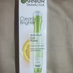 Garnier Skin Active Clearly Brighter Anti Puff Eye Roller 