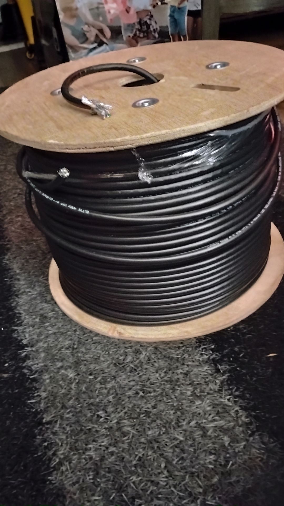 Data/Ethernet Cable Roll - Cat 8 - Outdoor/Indoor - 500 (490) feet