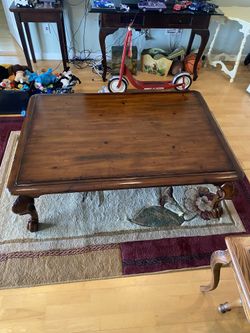 Large Solid Wood Coffee Table With Lion Paw Legs 
