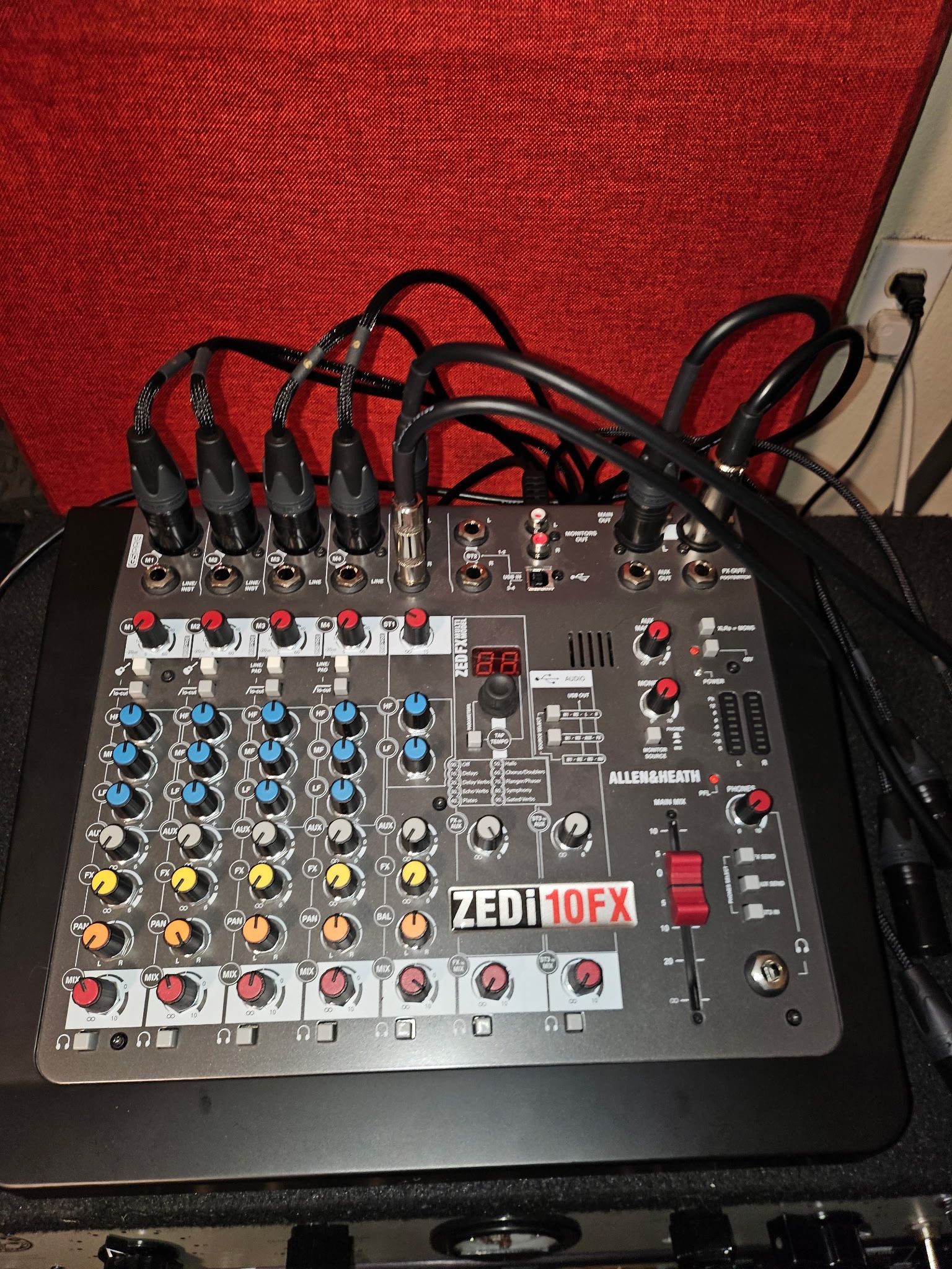 Allen & Heath ZEDi 10FX