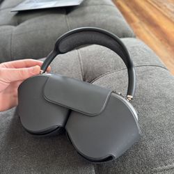 AirPods Max - Lightly Used - Authentic - Midnight Color 