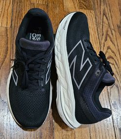 New Balance Fresh Foam Men's Size 9.5/ women's 11